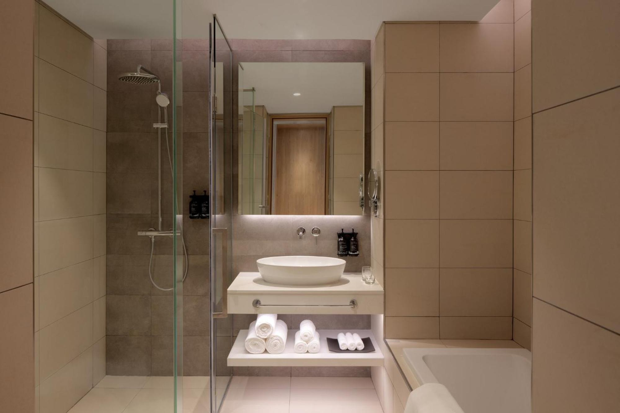 Business Bay By Ihg Hotel 4*