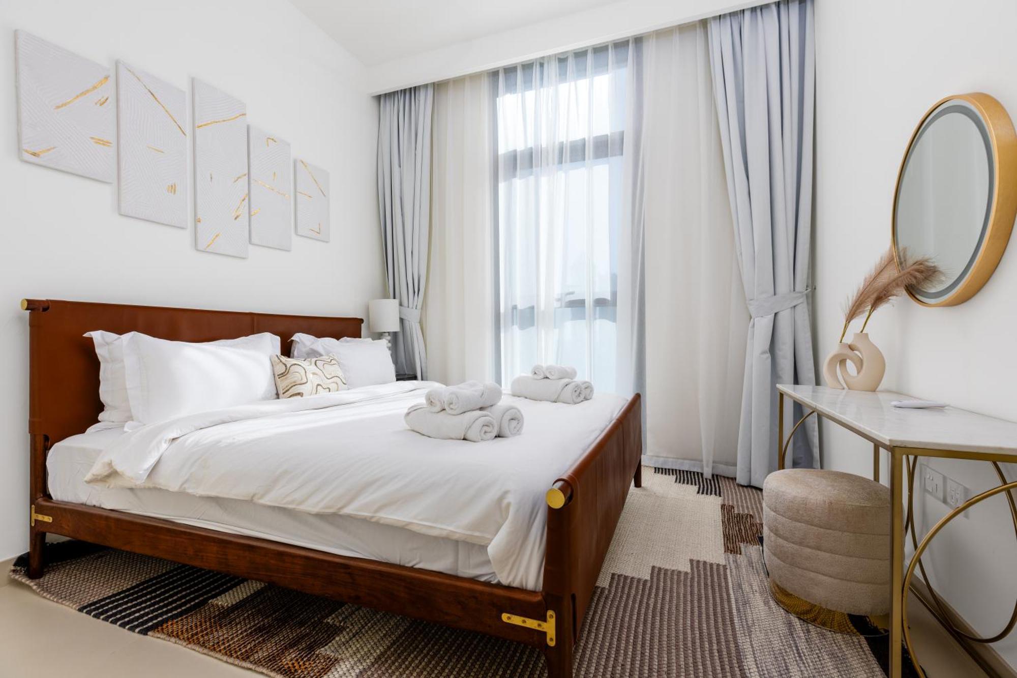 Apartment Waves Homes - Burj Crown Tower Dubai