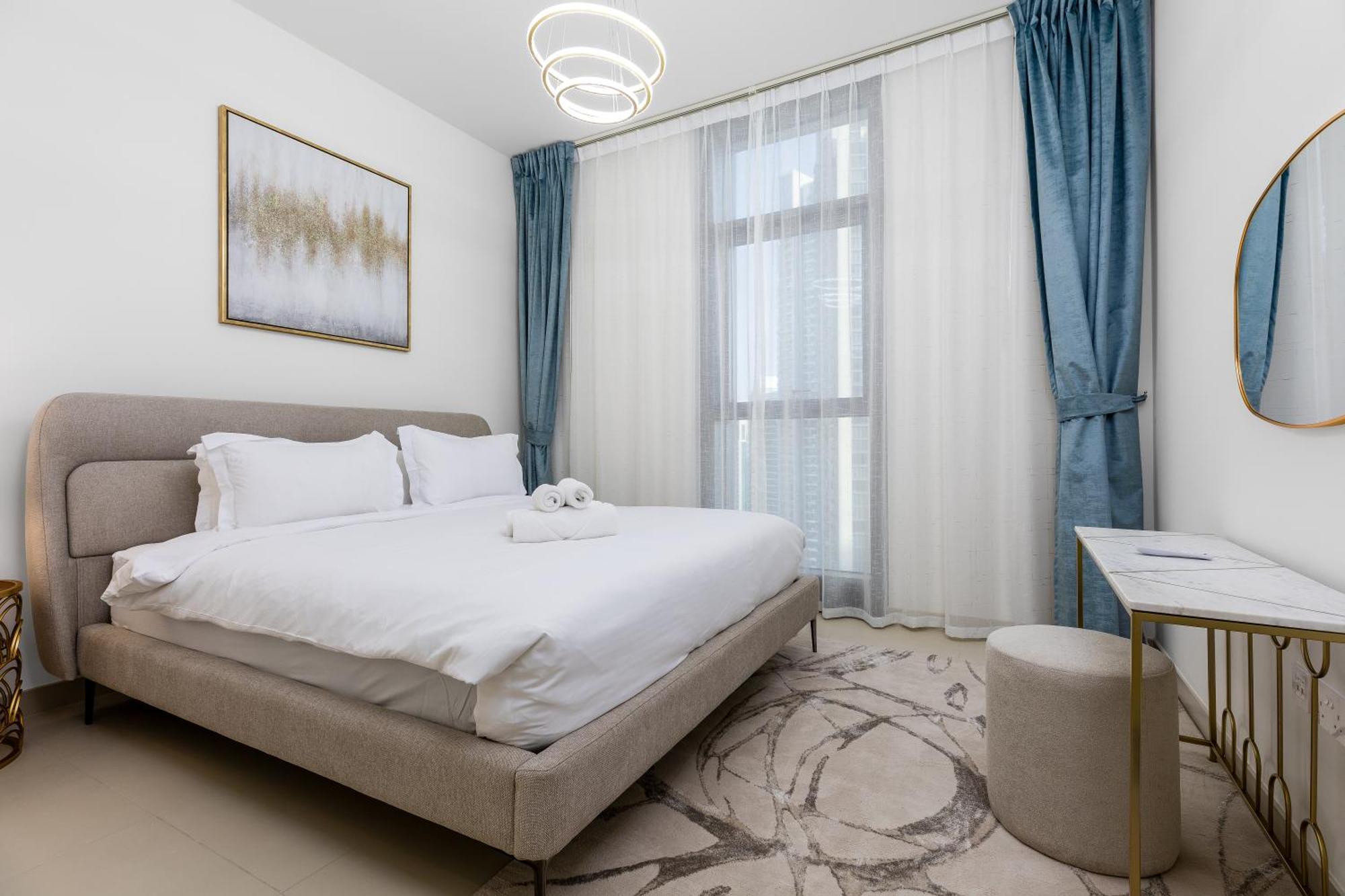 Apartment Waves Homes - Burj Crown Tower Dubai