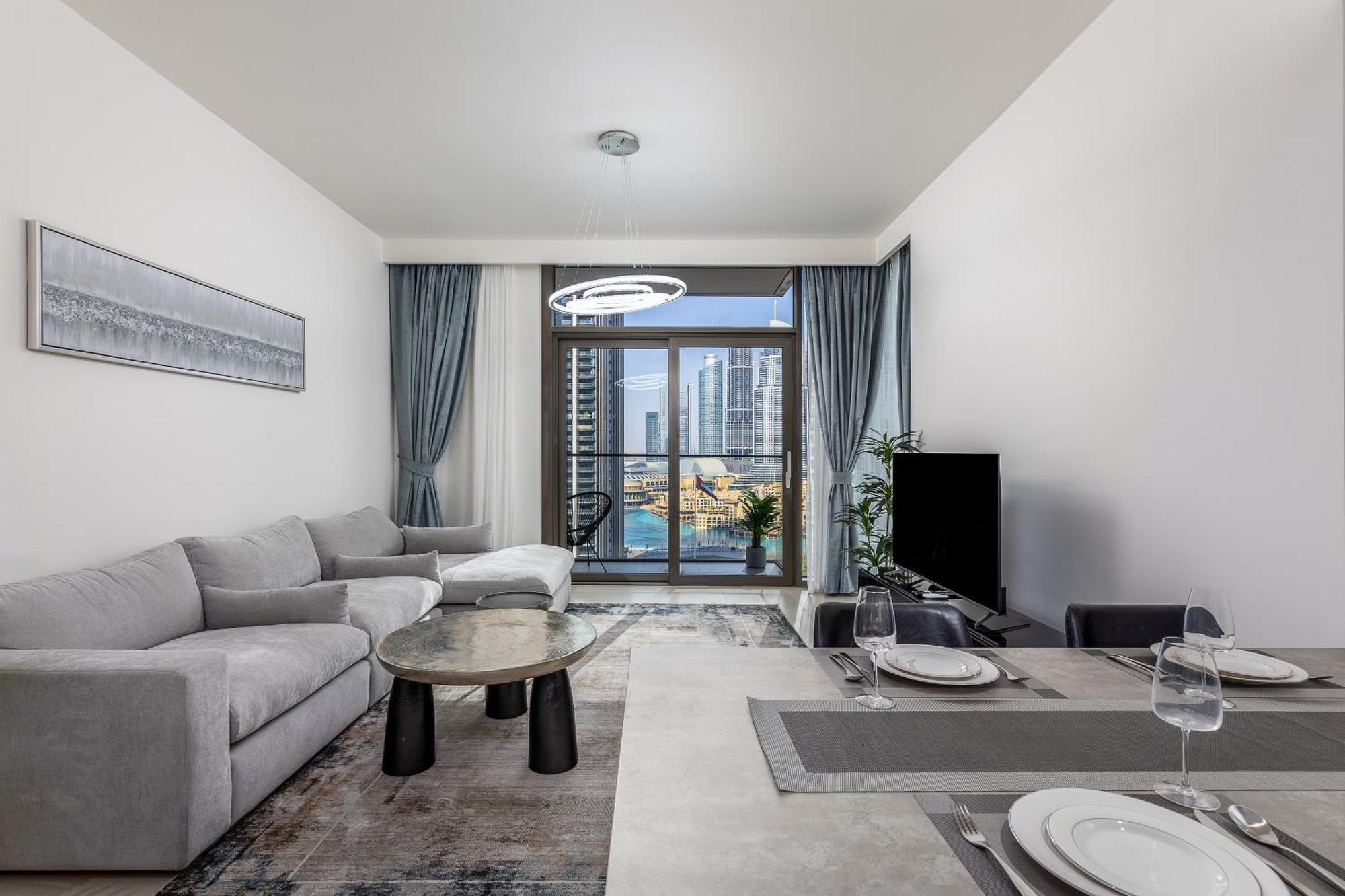 Waves Homes - Burj Crown Tower Apartment *