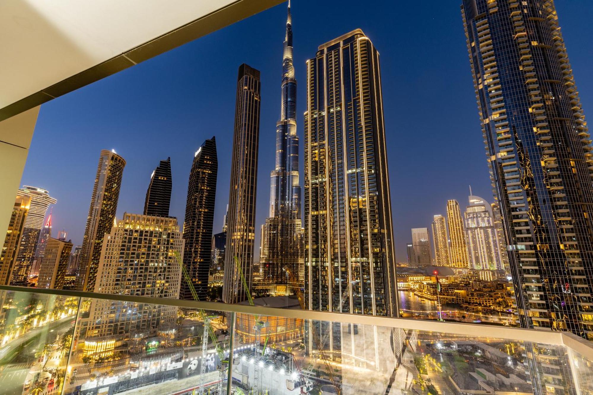 Waves Homes - Burj Crown Tower Apartment