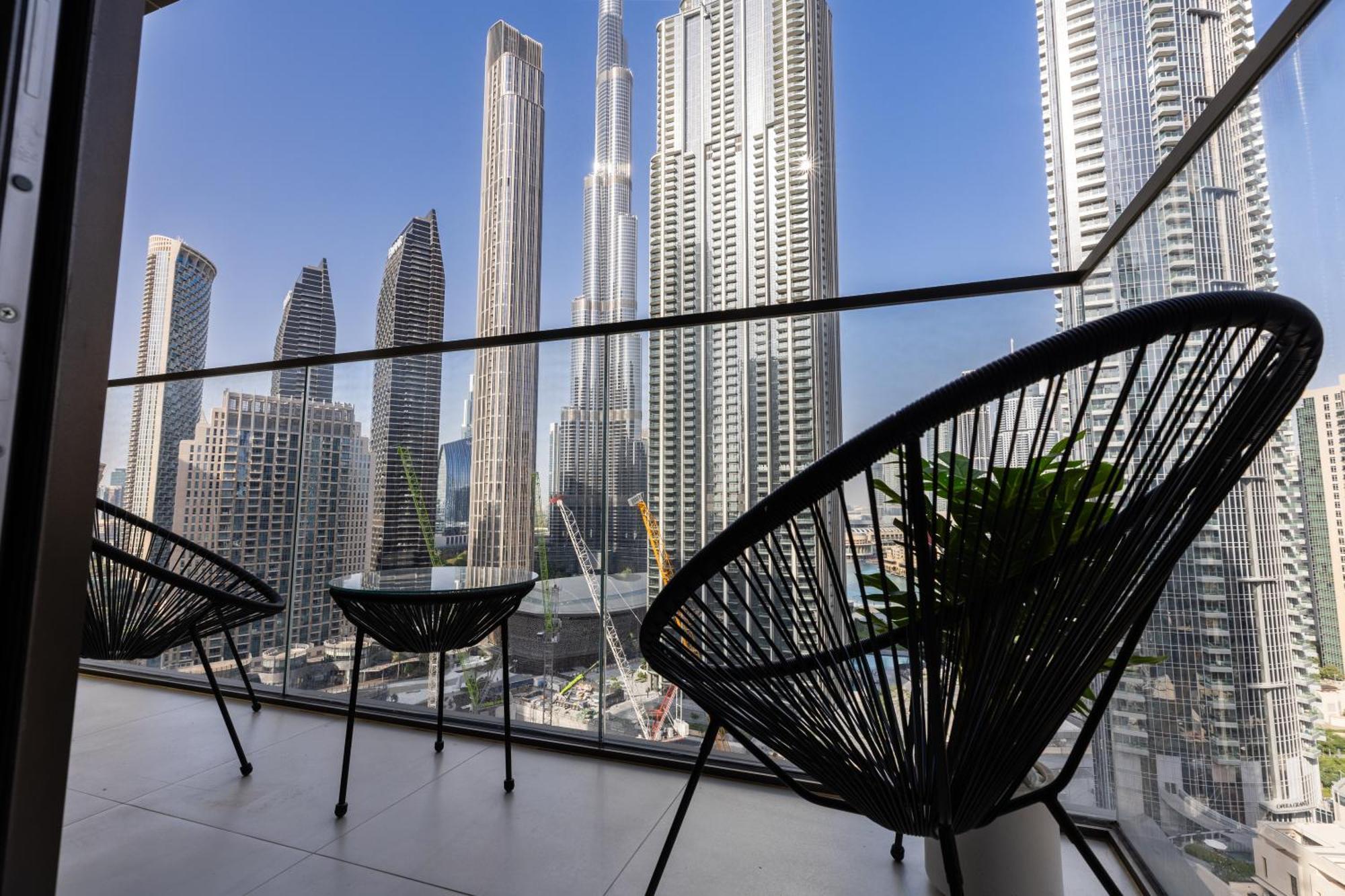 Waves Homes - Burj Crown Tower *
