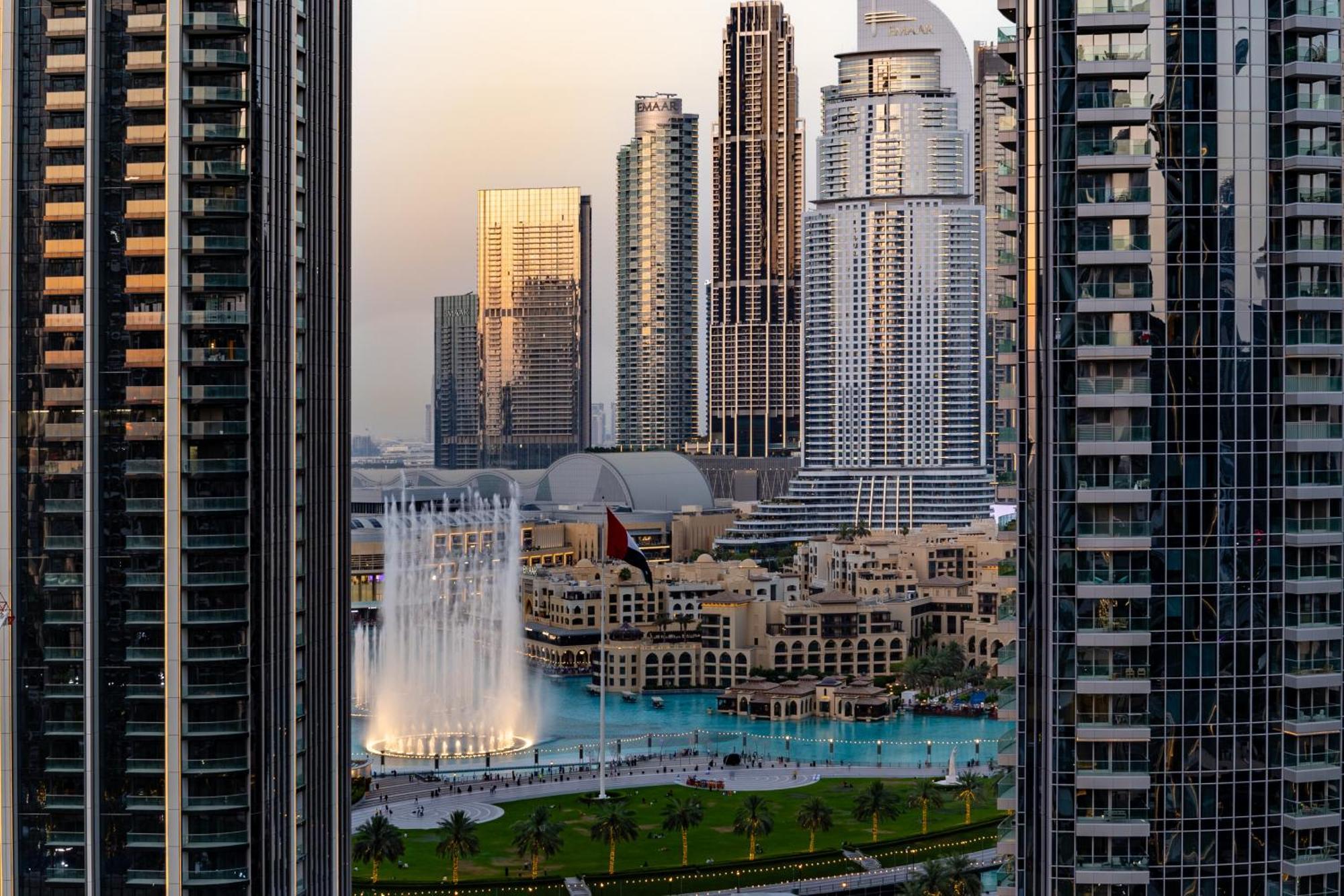 Waves Homes - Burj Crown Tower Apartment *