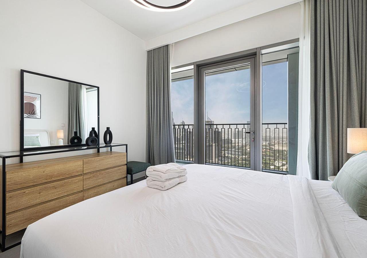 Luxury 2 Bedroom Apartment, 5 Mins To Mall With Amazing View In Downtown Views 2 Dubai