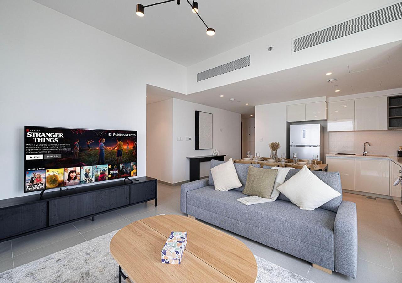 Luxury 2 Bedroom Apartment, 5 Mins To Mall With Amazing View In Downtown Views 2 Apartment