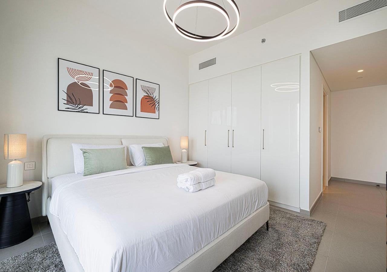 Luxury 2 Bedroom Apartment, 5 Mins To Mall With Amazing View In Downtown Views 2 Dubai