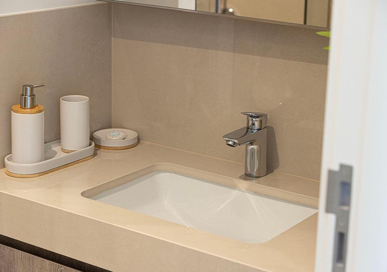 Luxury 2 Bedroom Apartment, 5 Mins To Mall With Amazing View In Downtown Views 2 Apartment *