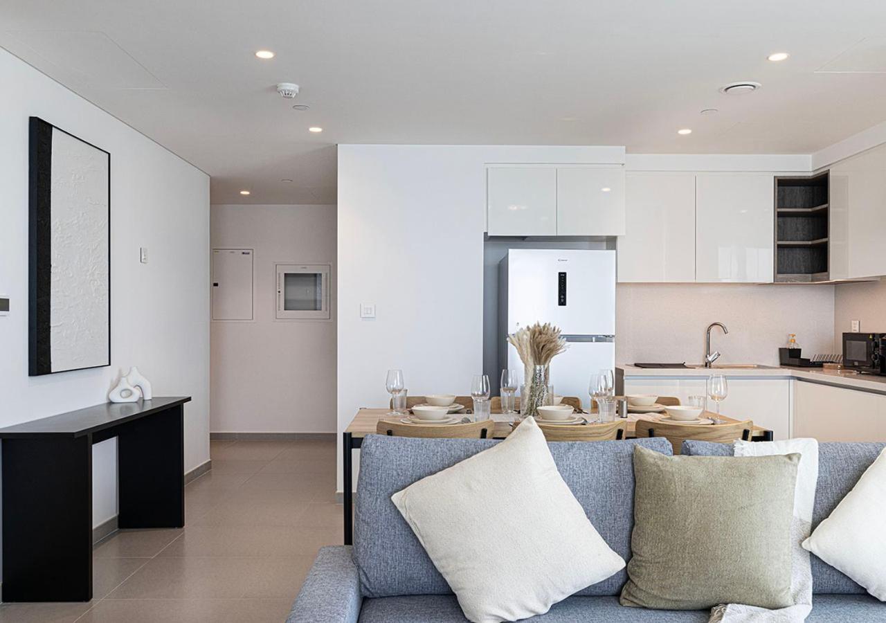Apartment Luxury 2 Bedroom Apartment, 5 Mins To Mall With Amazing View In Downtown Views 2 *