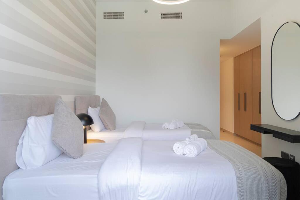 Apartment Burj & Fountain Views - Large For 12 Guests! Dubai