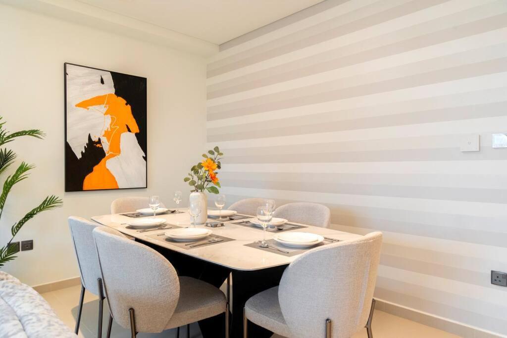 Apartment Burj & Fountain Views - Large For 12 Guests!