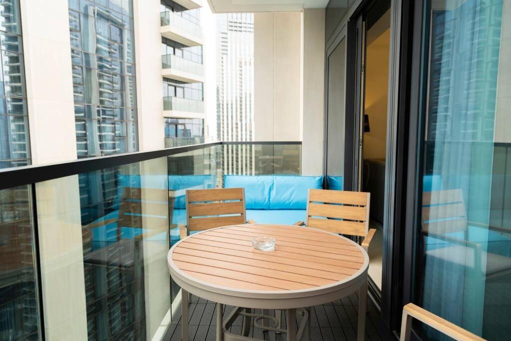 Apartment Burj & Fountain Views - Large For 12 Guests!