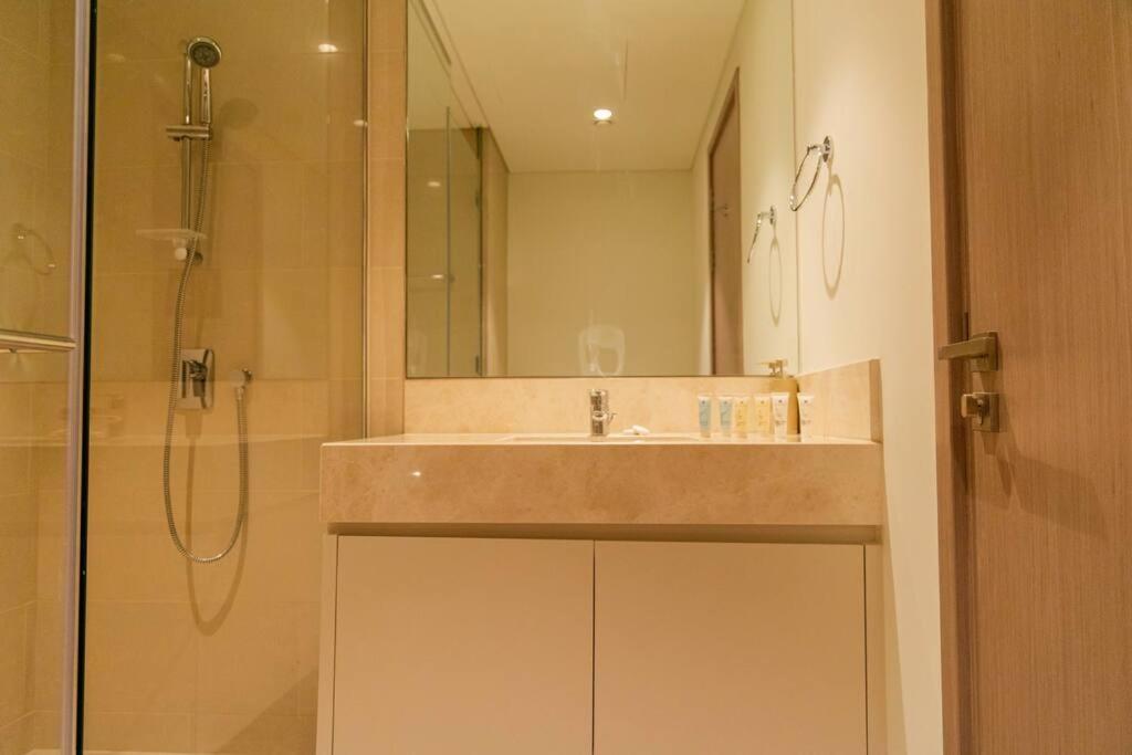 Burj & Fountain Views - Large For 12 Guests! Apartment Dubai