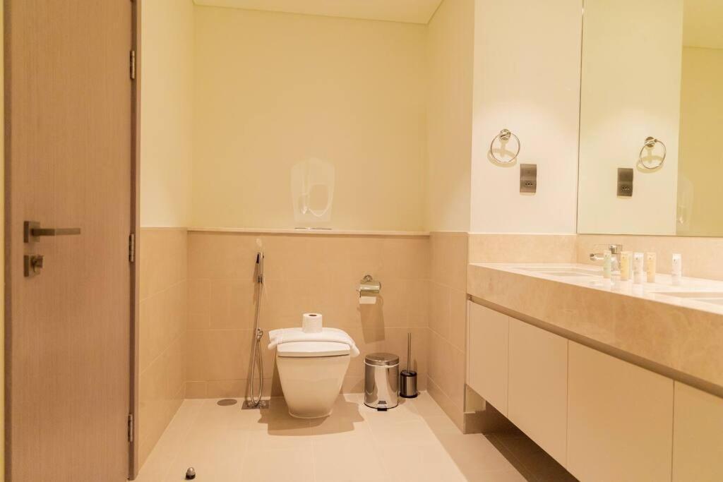 Burj & Fountain Views - Large For 12 Guests! Apartment Dubai