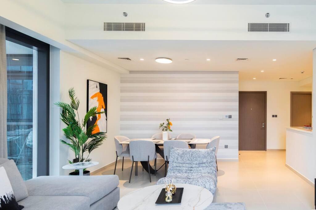 Apartment Burj & Fountain Views - Large For 12 Guests! *