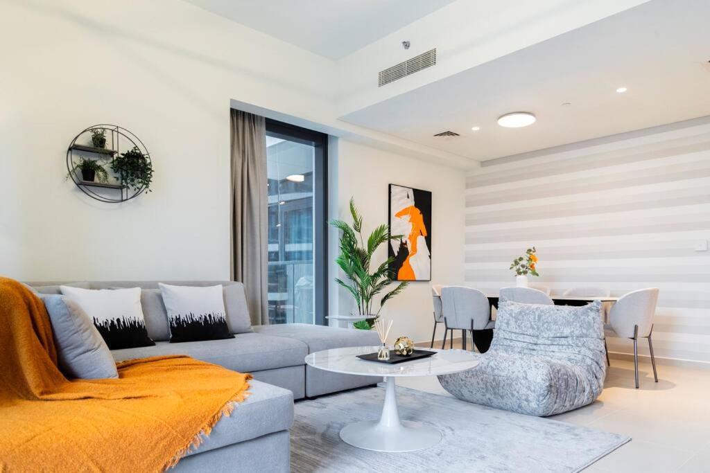 Burj & Fountain Views - Large For 12 Guests! Apartment *