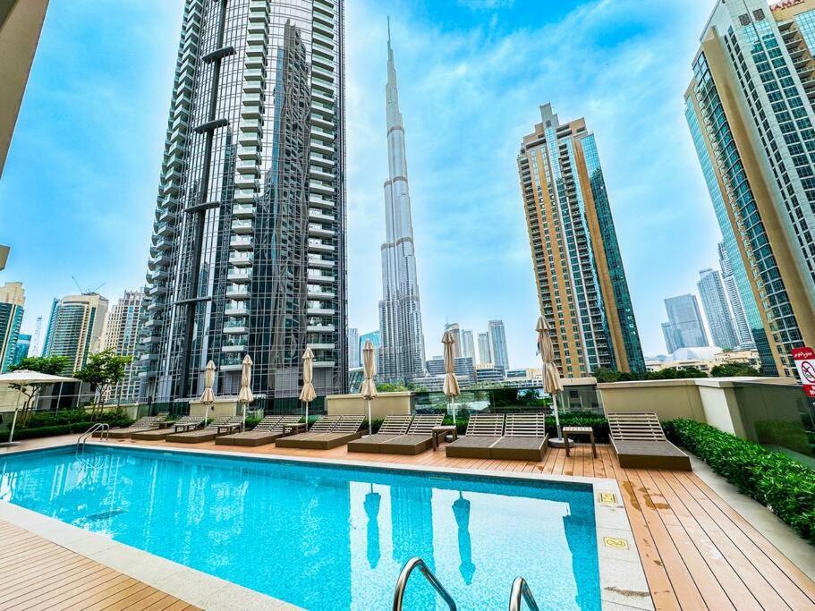 Apartment Burj & Fountain Views - Large For 12 Guests! Dubai