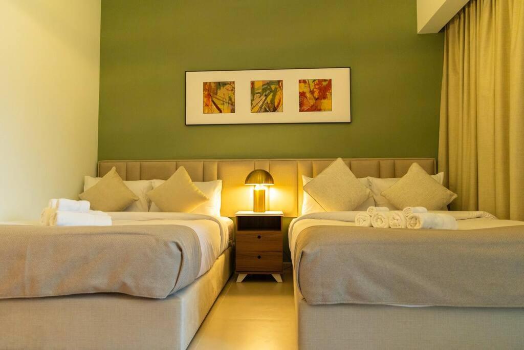 Apartment Burj & Fountain Views - Large For 12 Guests! Dubai