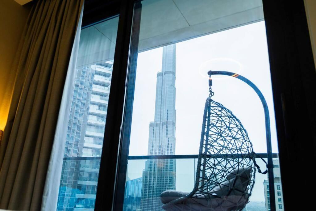 Burj & Fountain Views - Large For 12 Guests! * Dubai