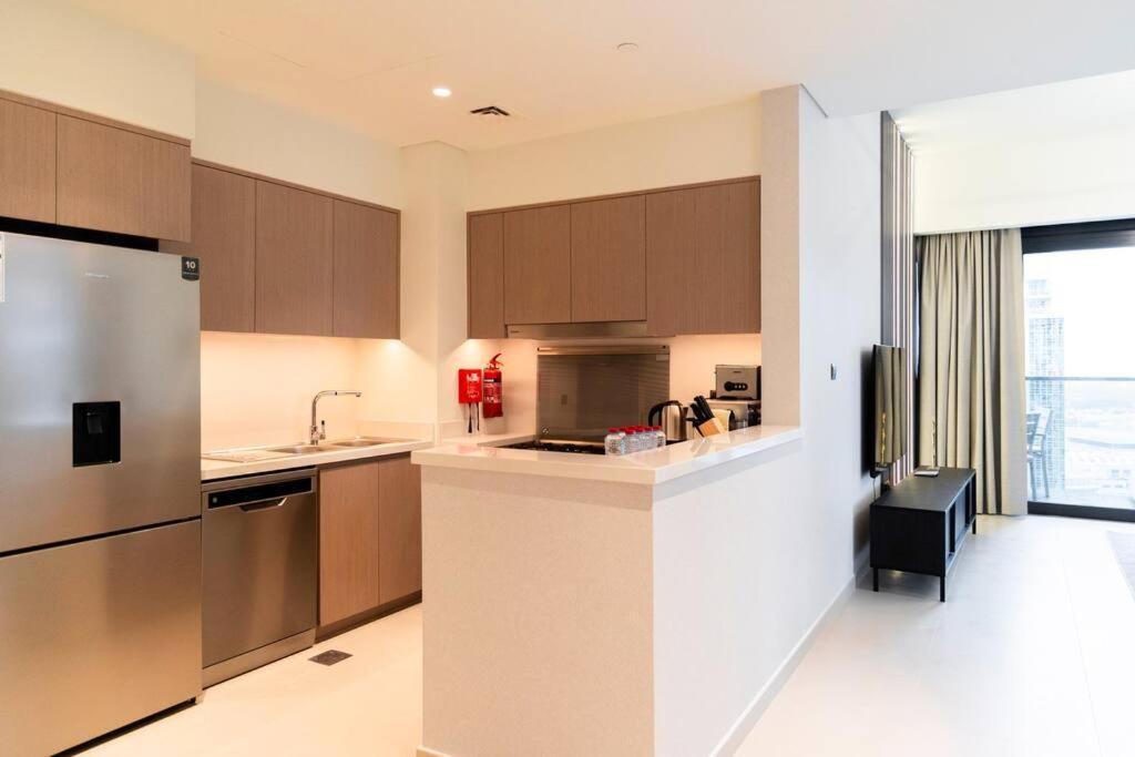 Burj & Fountain Views - Large For 12 Guests! Apartment Dubai