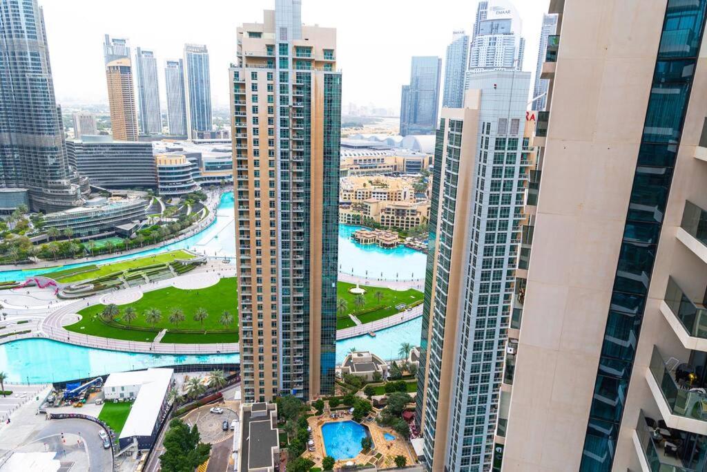 Apartment Burj & Fountain Views - Large For 12 Guests!