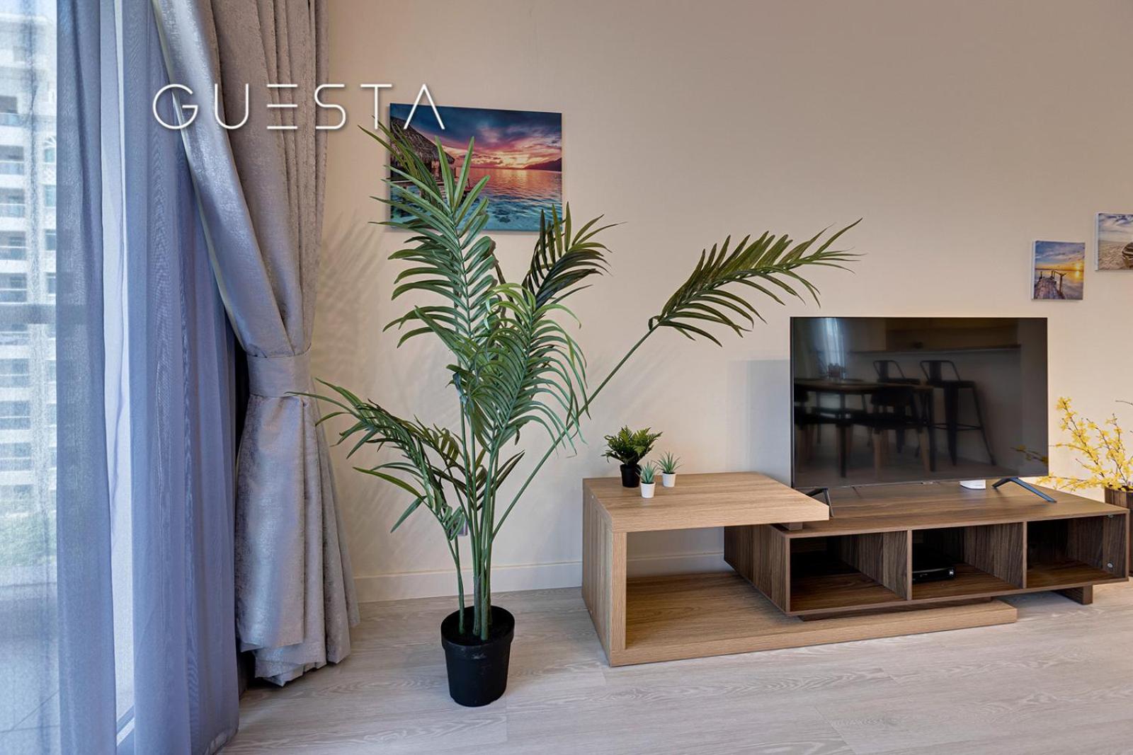 Shoreline The Palm, Free & Pool Access Apartment *