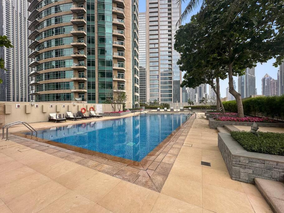 First Class 1br Premium & Spacious Escape * Dubai