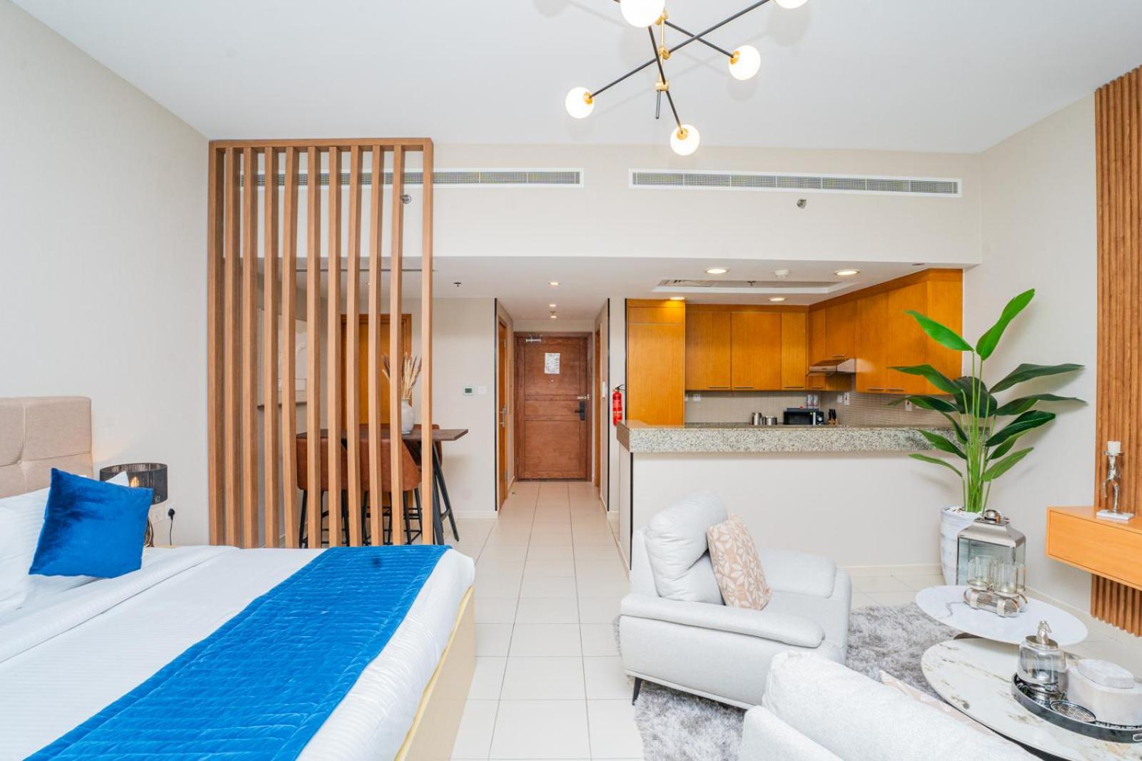 Escape 24 Homes - Bay Square - Business Bay Apartment *