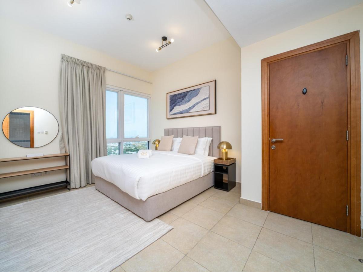 Spacious 2 Bedroom In Tecom Apartment