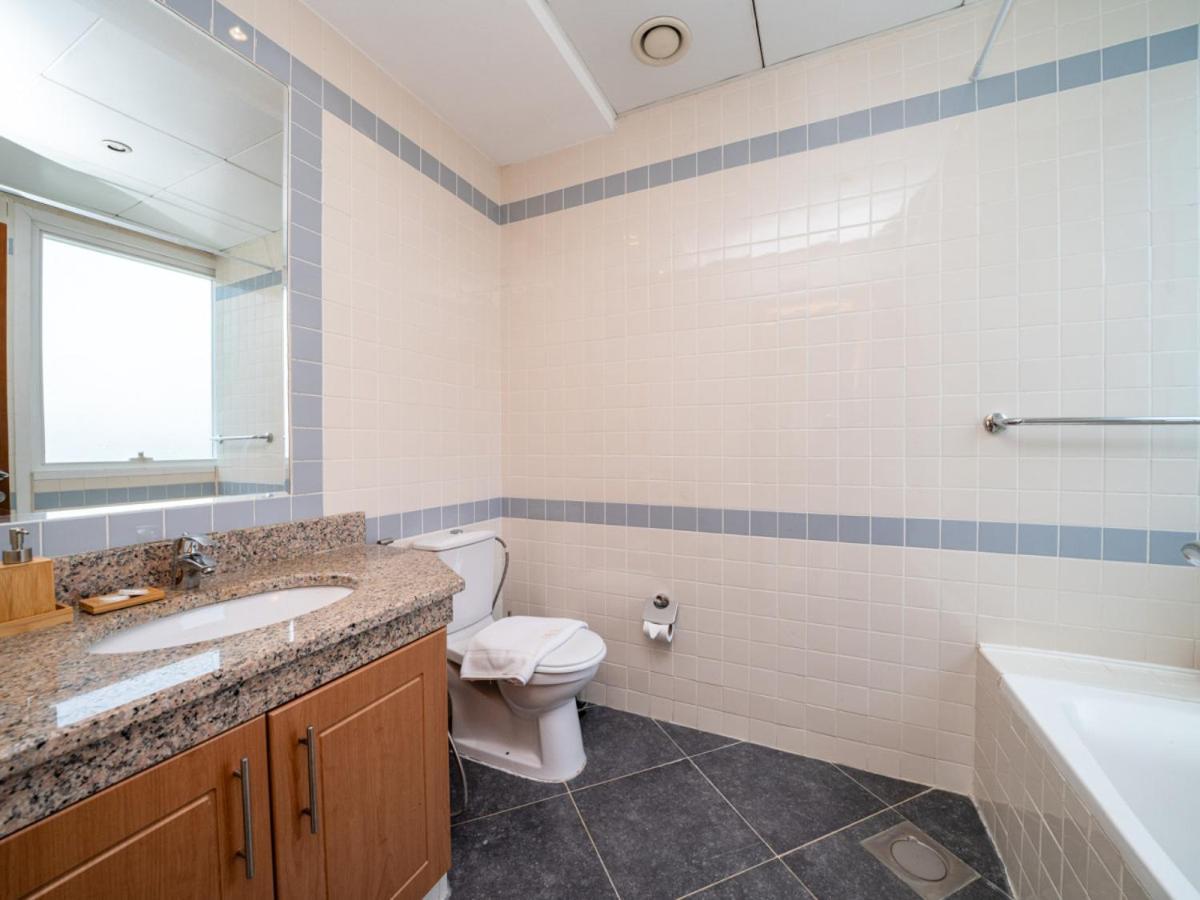 Apartment Spacious 2 Bedroom In Tecom