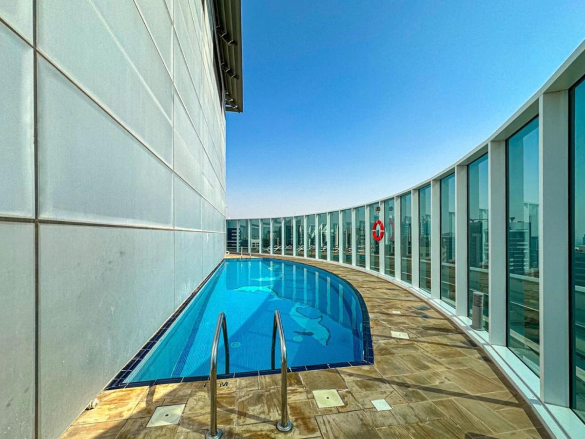 Spacious 2 Bedroom In Tecom * Dubai