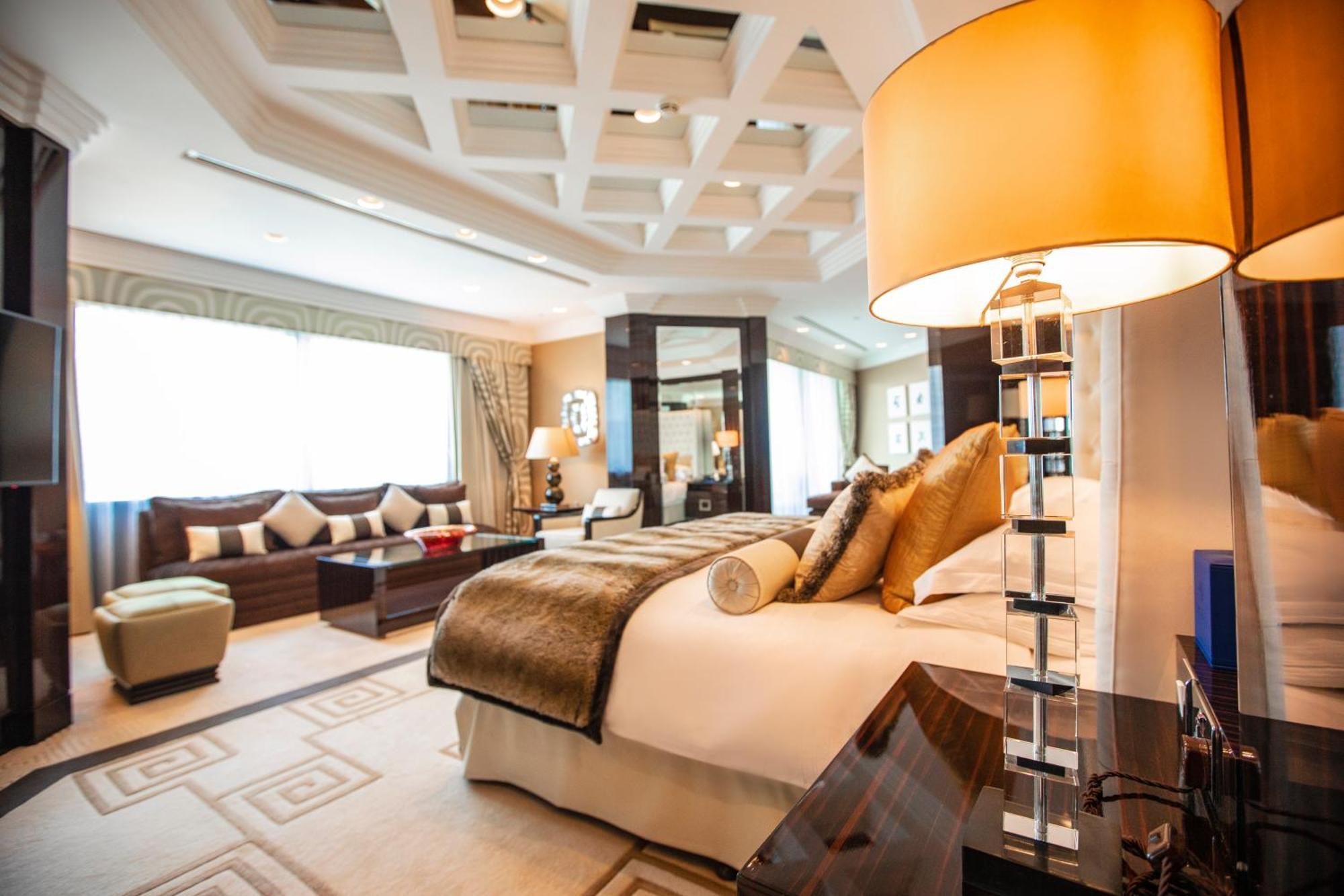 Hotel Moevenpick Grand Al Bustan 5*