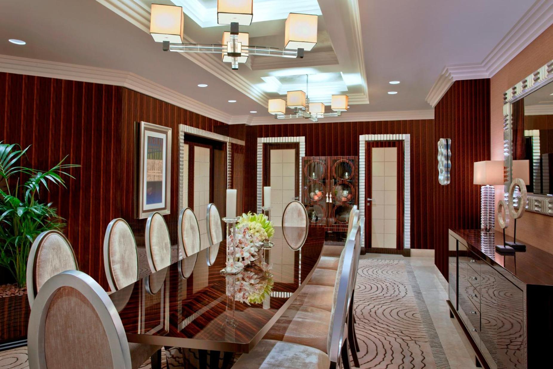 Hotel Moevenpick Grand Al Bustan