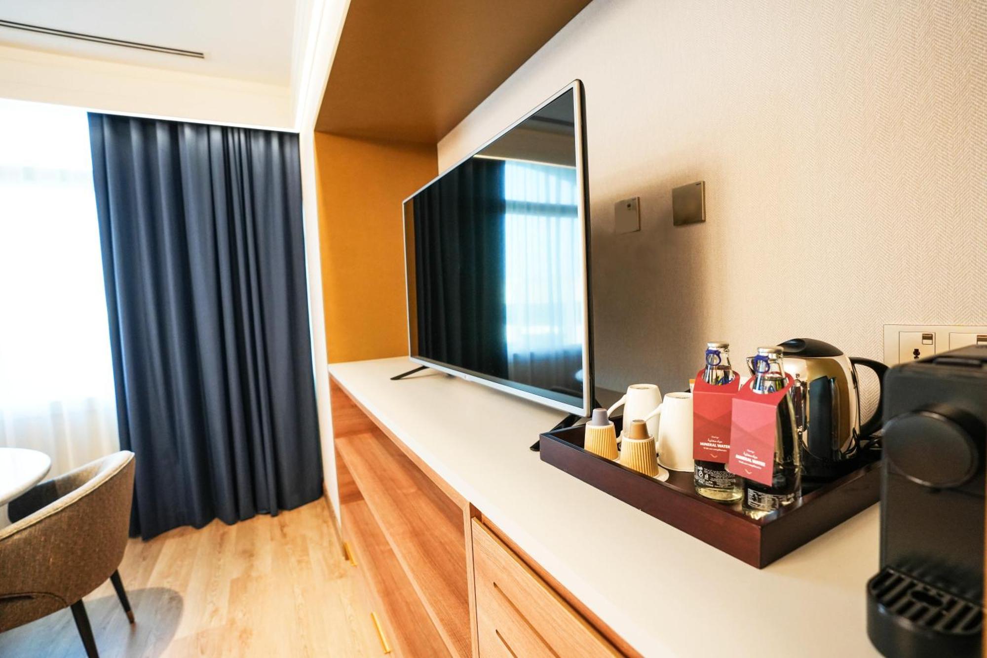 Moevenpick Grand Al Bustan