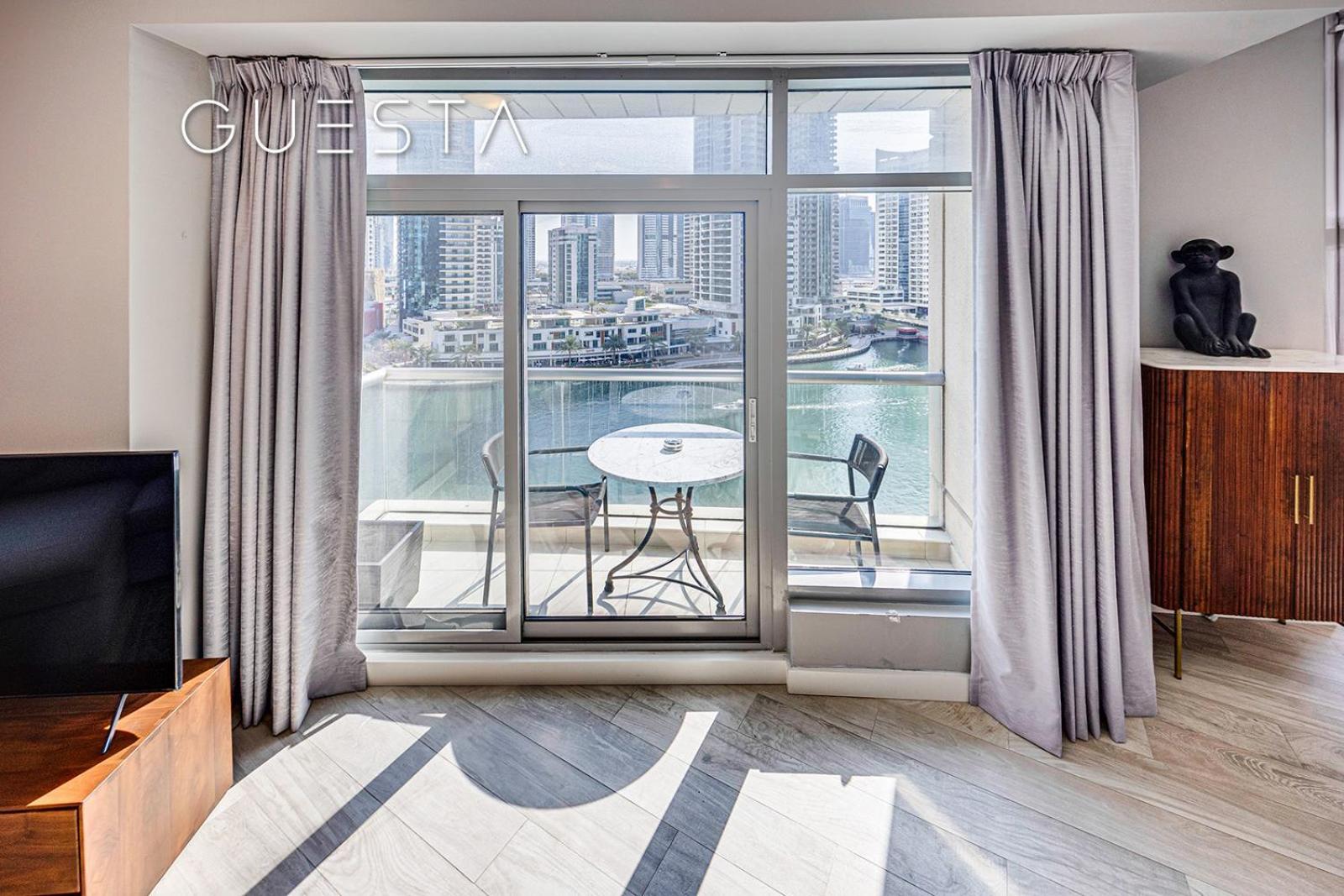 Apartment Park Island, Marina