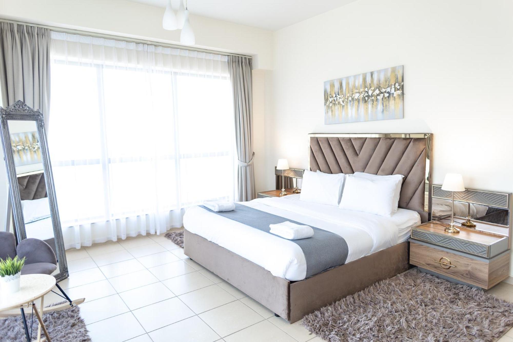 Apartment Jbr By Happy Season