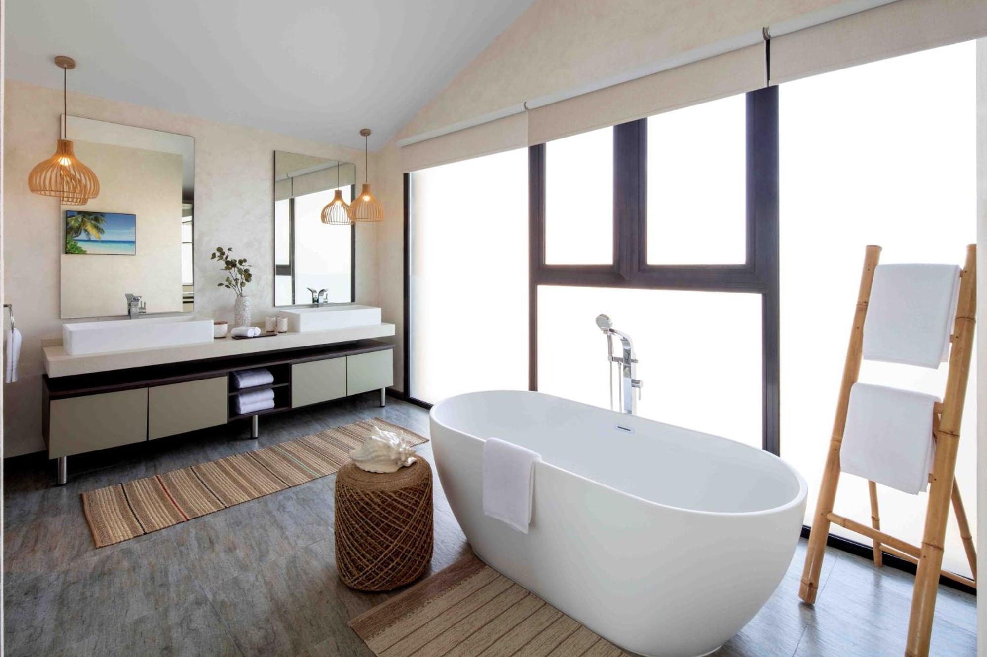 Anantara World Islands 5*