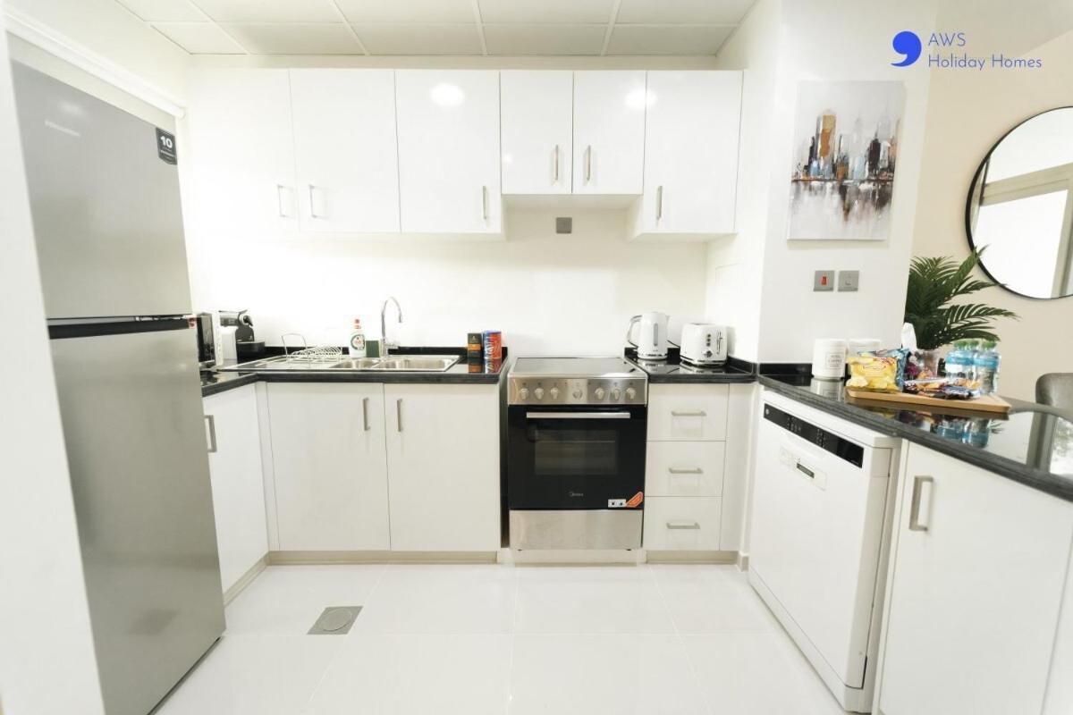 Aws Homes - Elegant Townhouse With Garden Dubai