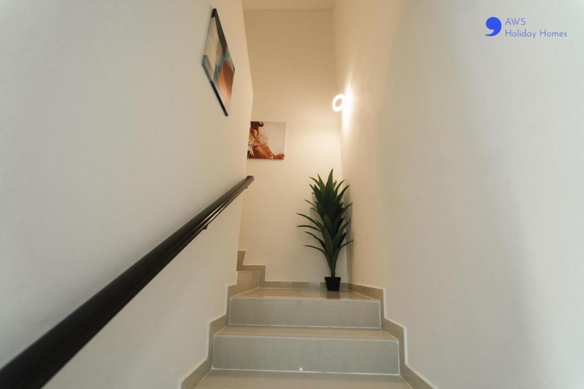 Aws Homes - Elegant Townhouse With Garden Villa Dubai
