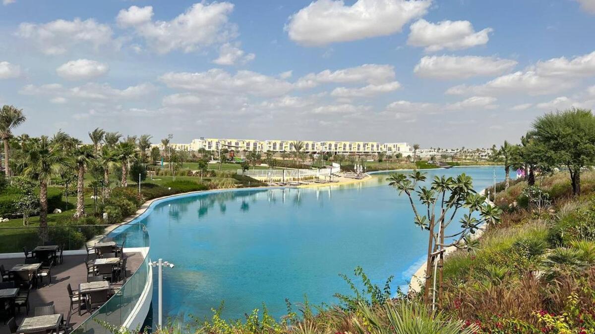 Aws Homes - Elegant Townhouse With Garden Villa