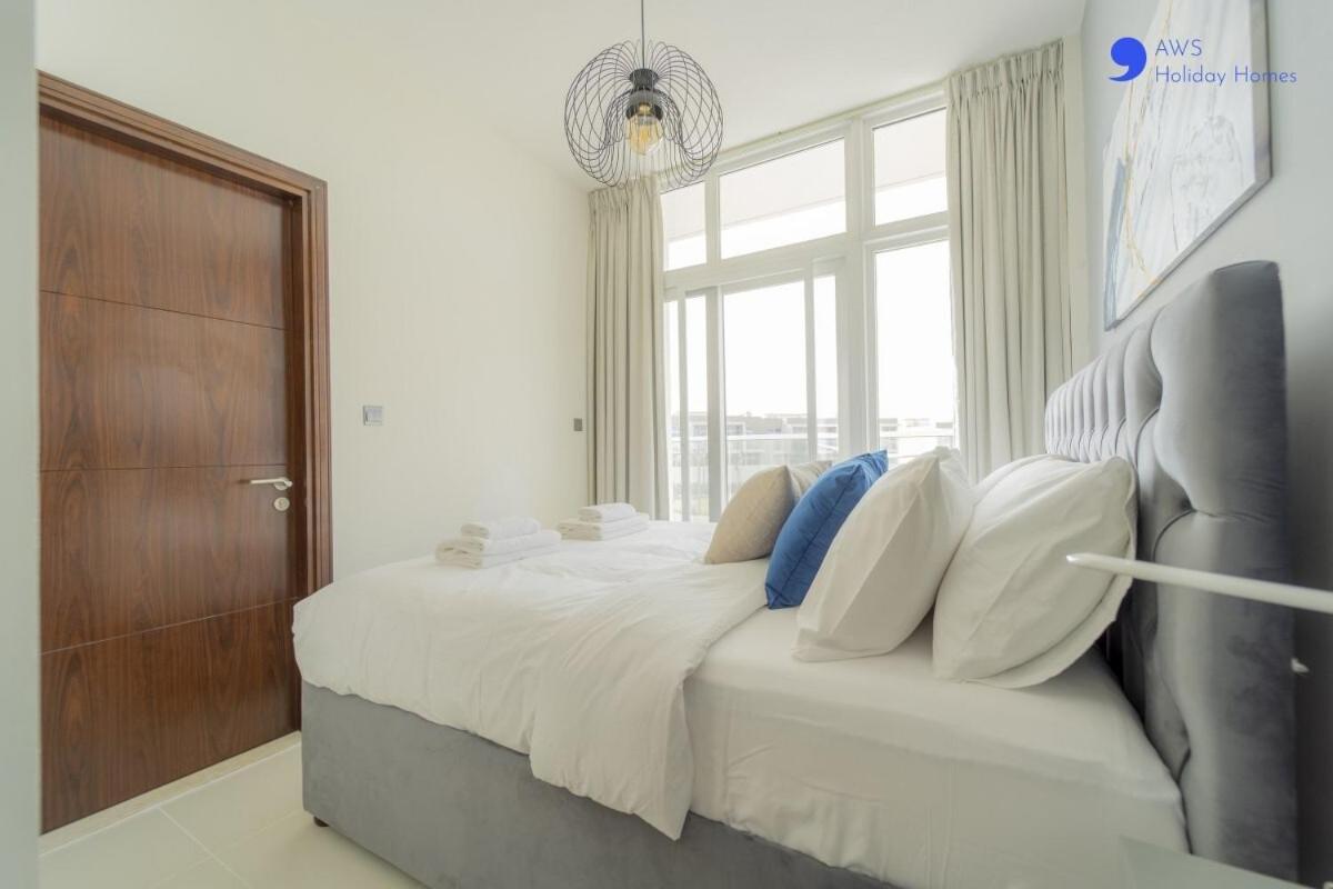 Aws Homes - Elegant Townhouse With Garden Villa