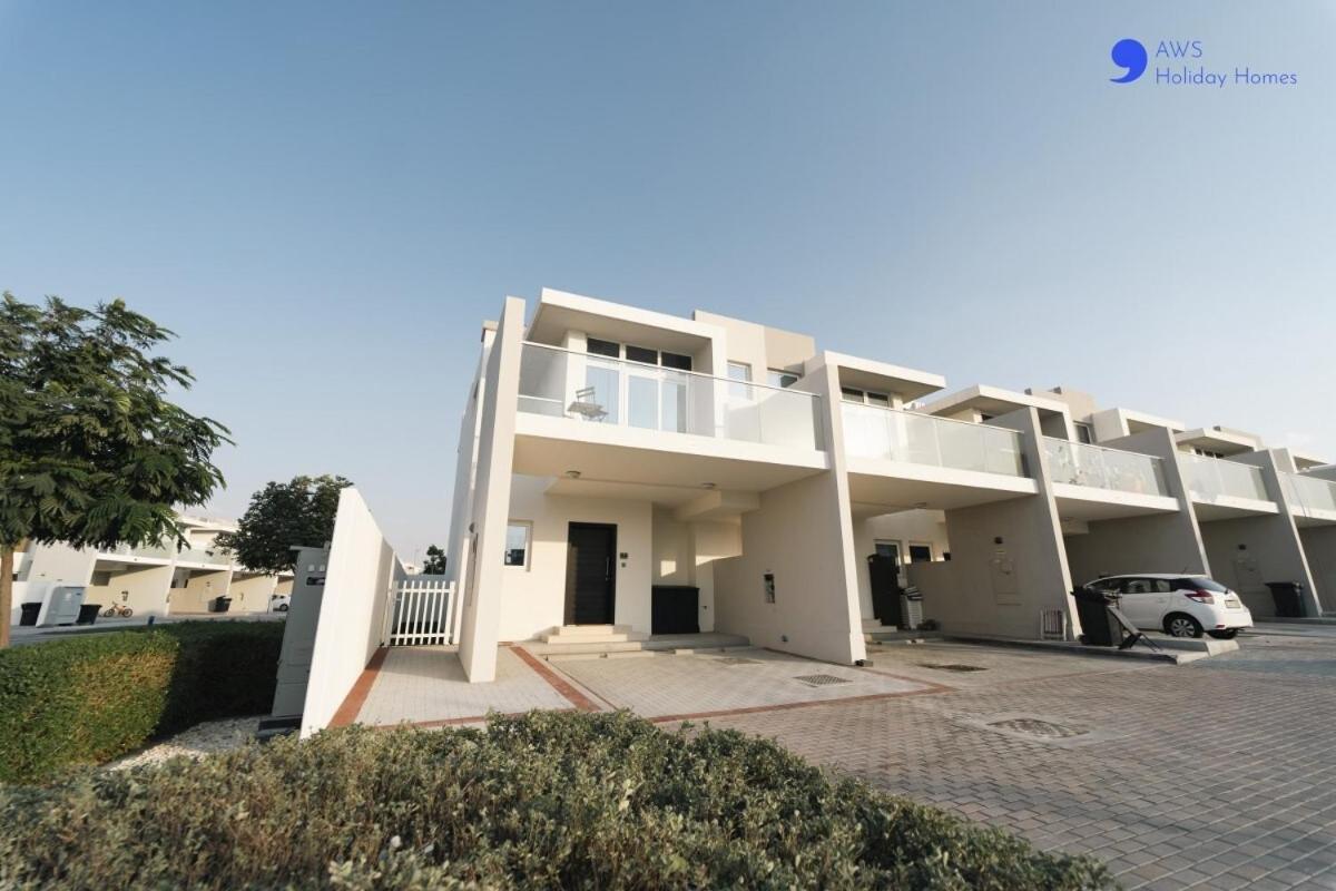 Villa Aws Homes - Elegant Townhouse With Garden Dubai