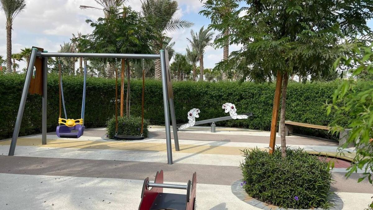 Aws Homes - Elegant Townhouse With Garden Dubai