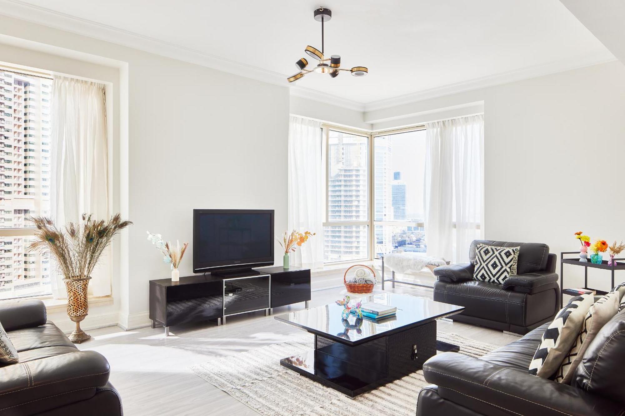 Luxury Marina Views On Marina Walk Waterfront 3 Bed Property *