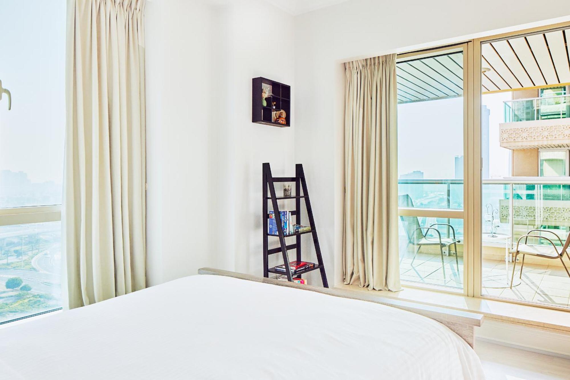 Luxury Marina Views On Marina Walk Waterfront 3 Bed Property Apartment Dubai