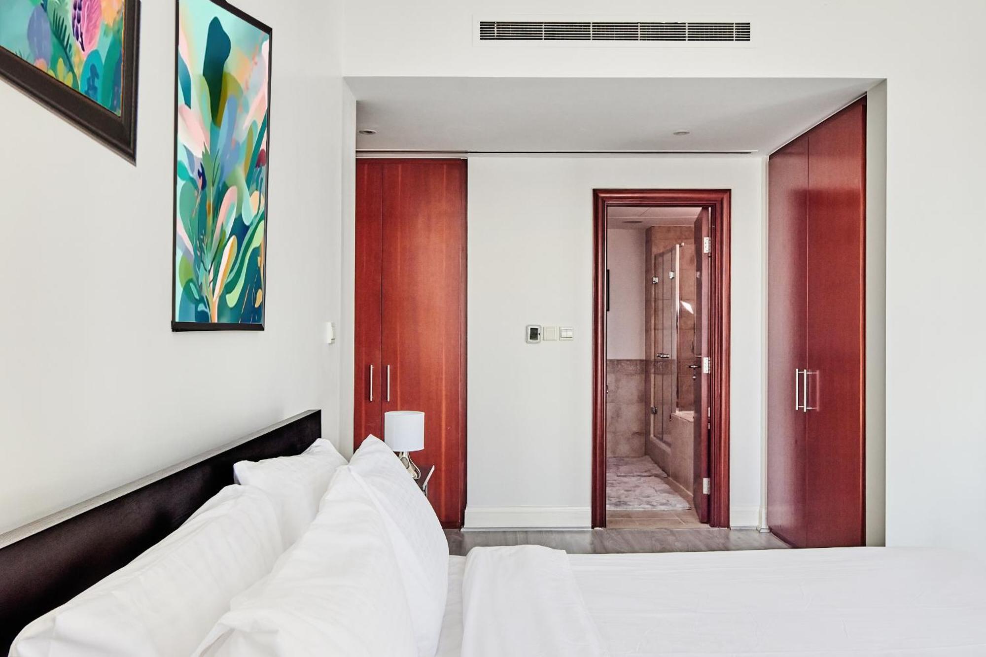 Luxury Marina Views On Marina Walk Waterfront 3 Bed Property