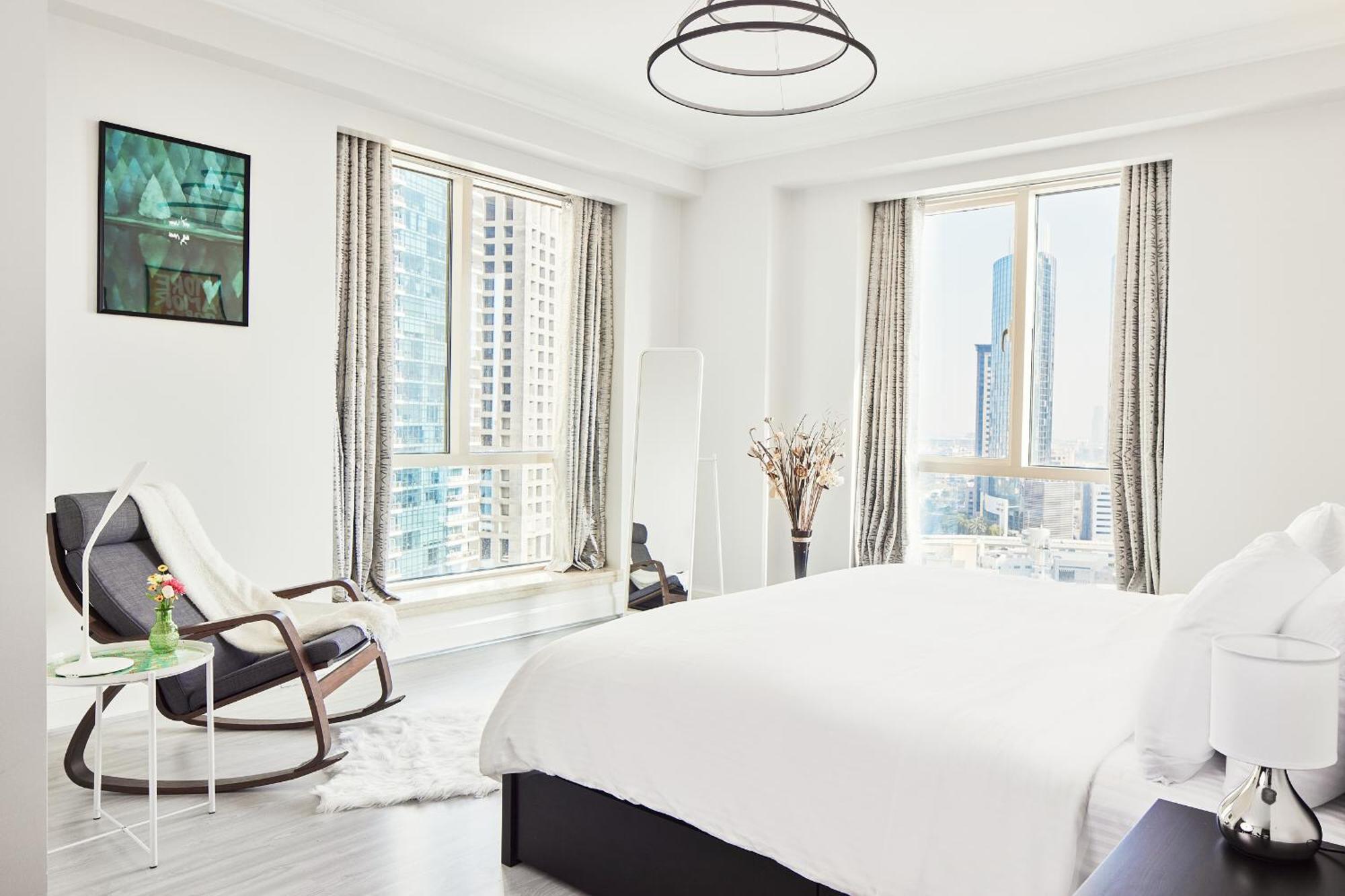 Luxury Marina Views On Marina Walk Waterfront 3 Bed Property Apartment Dubai