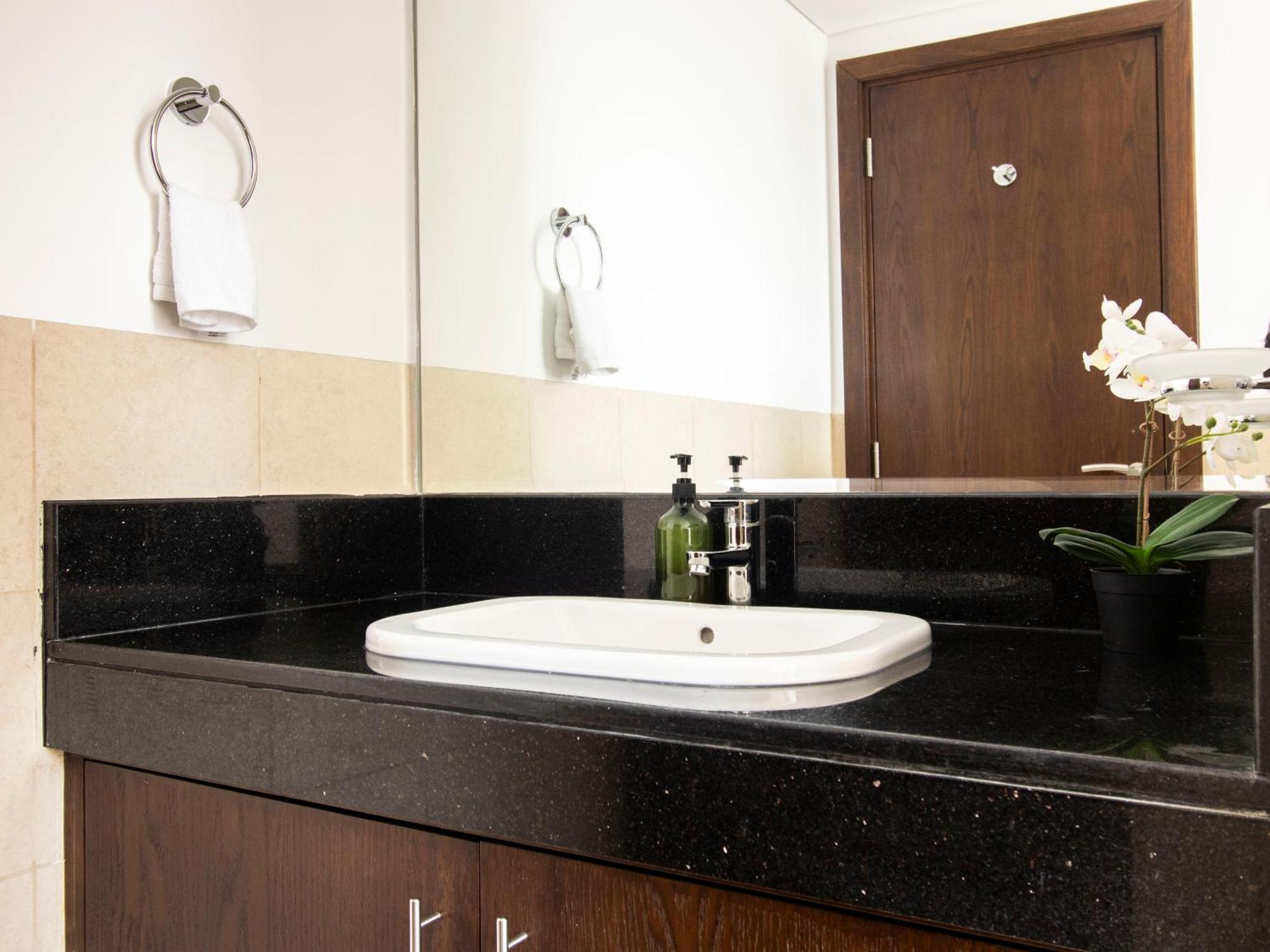 Apartment Downtown Chic Easy Walk To Mall & Fountain Dubai