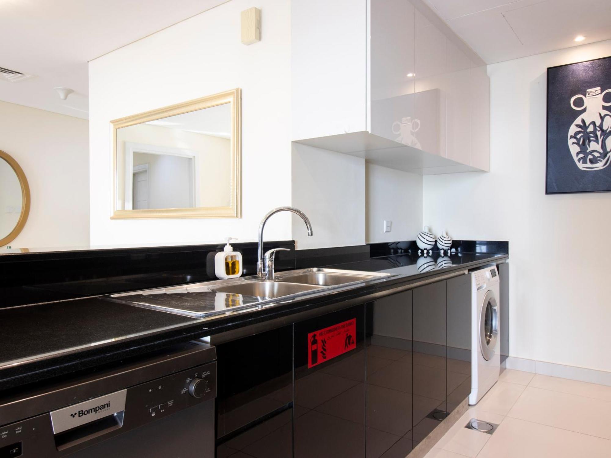 Apartment Urban Retreat: Sea View In Marina Dubai