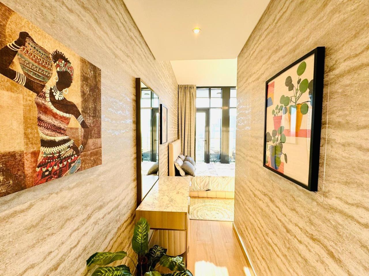 Apartment Cloud 9 - Chic With Views In Regina Tower