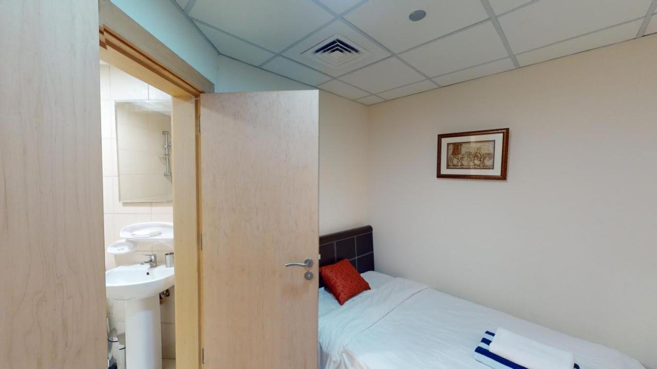 Dabas Palm Shores Elegant Four Beds Apartment Dubai